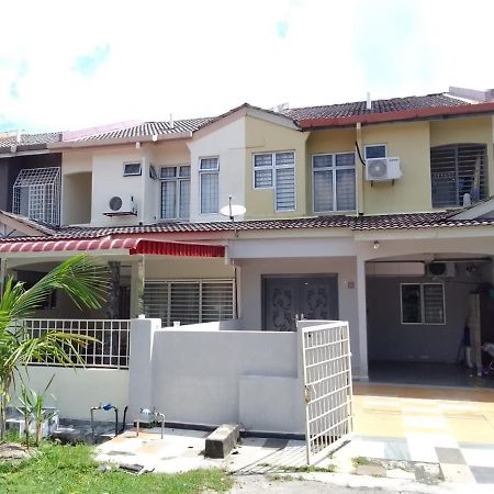 Holiday Home Bagan Lalang 5 Aircon Кампонг-Баган-Лаланг Экстерьер фото
