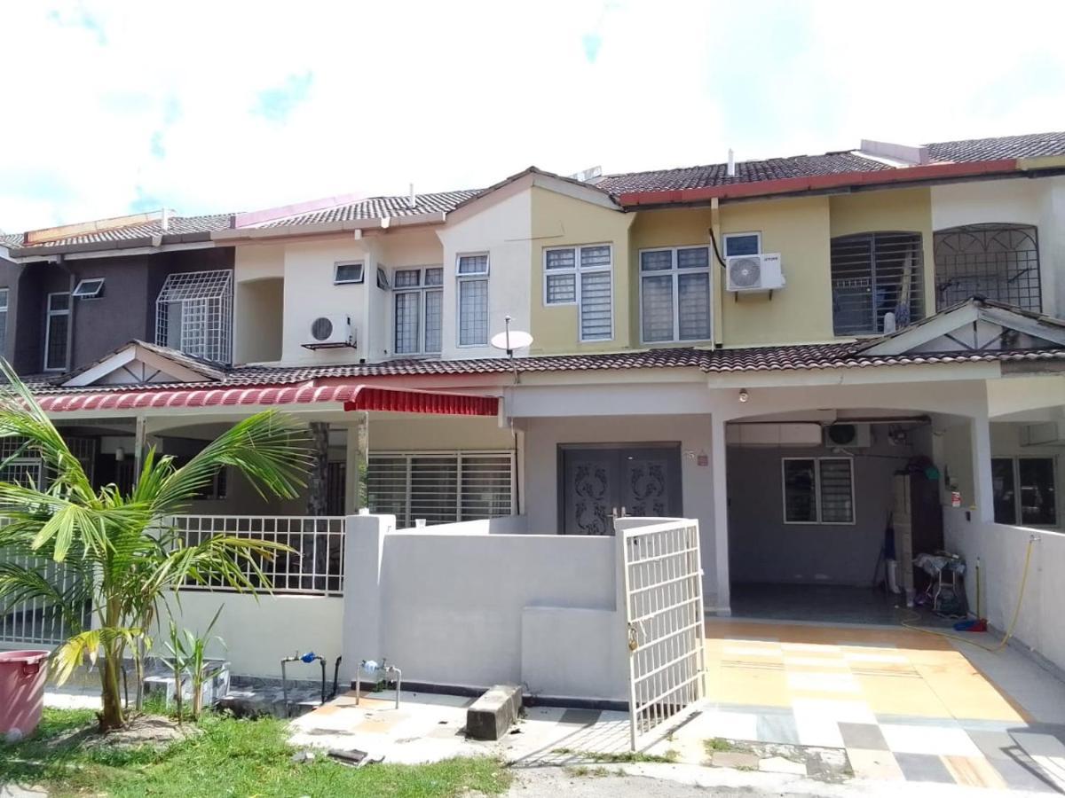 Holiday Home Bagan Lalang 5 Aircon Кампонг-Баган-Лаланг Экстерьер фото
