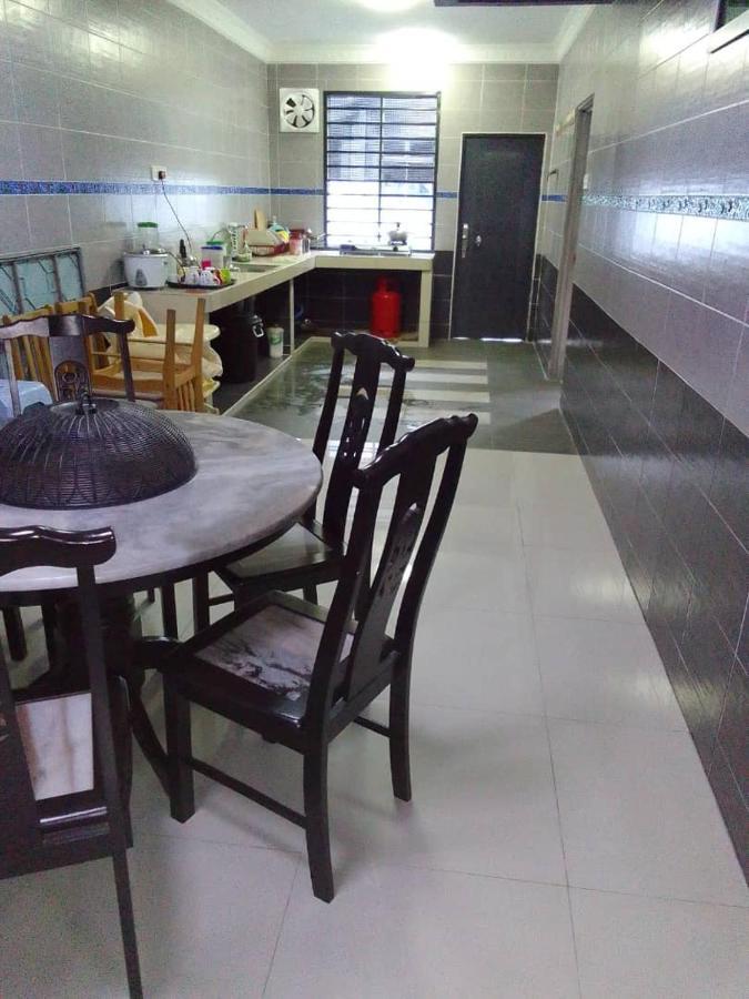Holiday Home Bagan Lalang 5 Aircon Кампонг-Баган-Лаланг Экстерьер фото